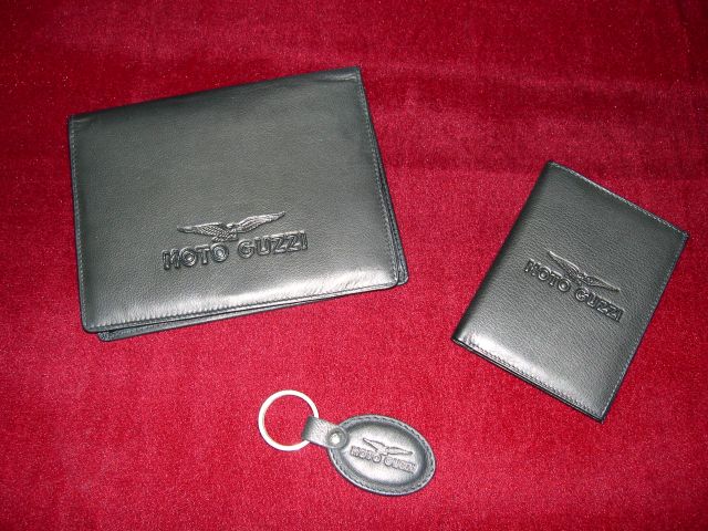 GUZZI PORTE FEUILLE CUIR NOIR